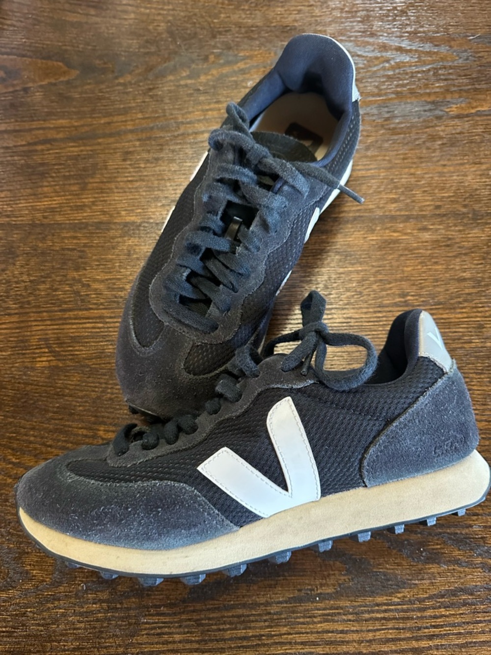 Veja women’s Navy Blue Sneakers with White V Logo and Tan Midsole